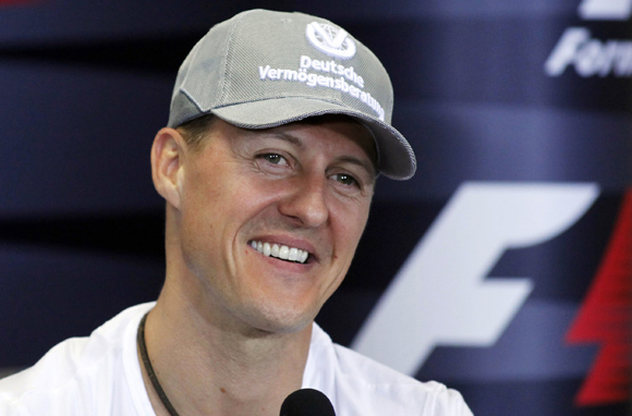 图文-f1车队备战土耳其站 舒马赫发布会表情轻松