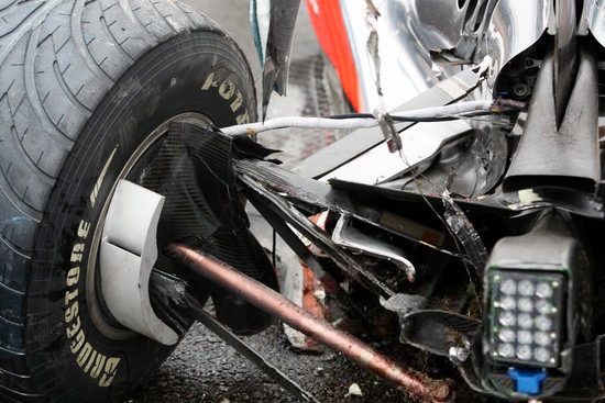 图文-f1德国站练习汉密尔顿撞车 mp4-25半轴清晰可见