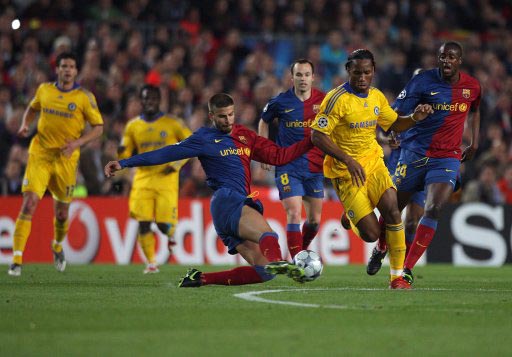 图文欧冠巴塞罗那vs切尔西皮克铲球阻挡魔兽