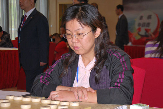 妈妈棋手下棋照顾女儿兼顾 尤颖钦:目标进决赛