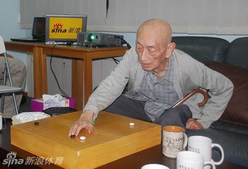 新浪体育评吴清源超脱生死毕生献给棋道