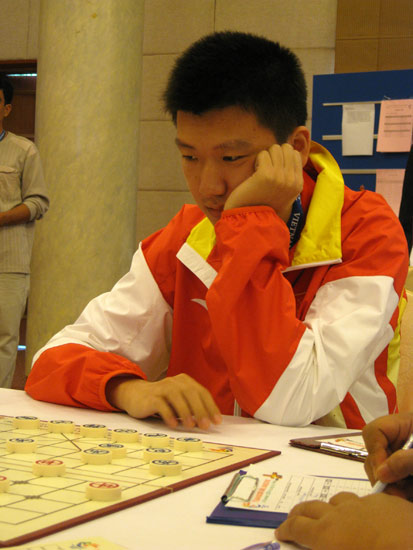 图文亚室赛象棋快棋个人赛谢靖在快棋赛中