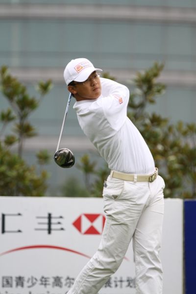 子豪开球新浪体育讯 北京时间10月26日消息,代表目前中国青少年高尔夫