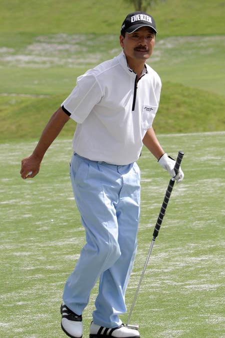 图文-mondaygolf职业球员训练赛 拿下小鸟球