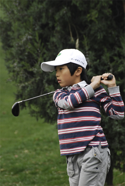 图文-天一少年高尔夫赛 李真率真的很帅_综合体育_nike新浪竞技风暴