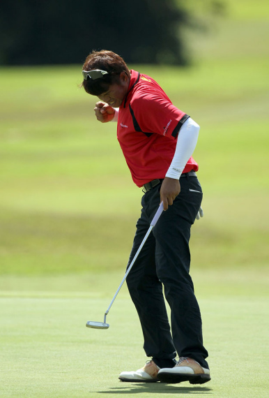 图文2010文莱公开赛首轮斯瑞特9号洞抓鸟