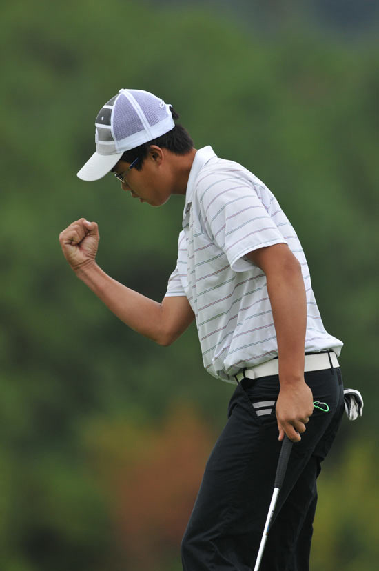 图文业巡赛昆明站决赛轮振臂挥拳