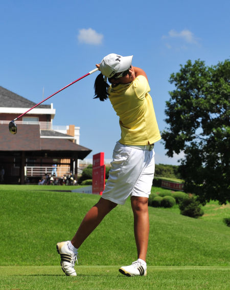 吴莎开球新浪体育讯 北京时间8月23日消息,2011年中信银行业余高尔夫