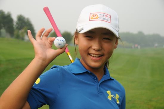 图文-全国青少年队际锦标赛 我的球跟我一样的笑脸