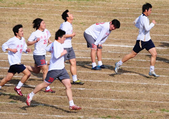 圖文-中甲球隊首次體能測試在昆明進行 體力跟不上