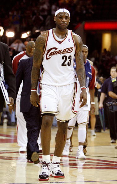 詹姆斯伤势无碍