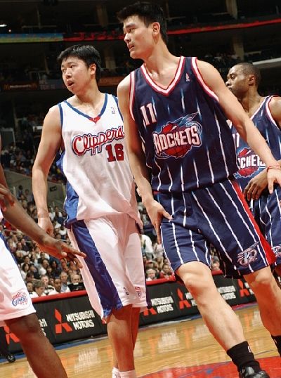 新闻 正文   (点击小图下载高清大图)   新浪体育讯nba2002-2003赛季