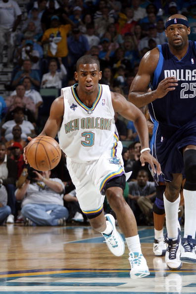 图文nba常规赛小牛vs黄蜂神奇保罗运球突破