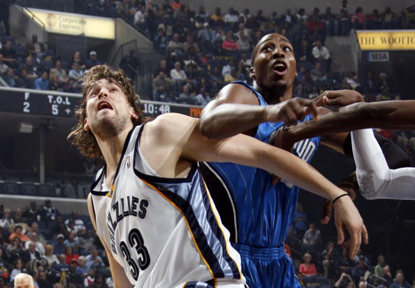 图文-[nba常规赛]魔术vs灰熊 小加索尔霍华德对抗