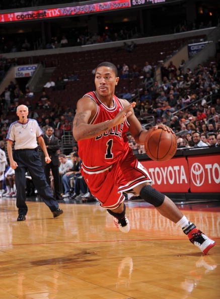 图文常规赛76人92103公牛罗斯快速突破