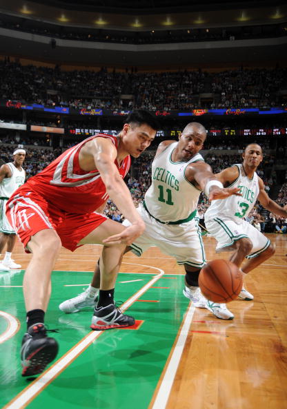 图文-[常规赛]火箭89-85凯尔特人 姚明积极抢断_篮球-nba_nike新浪