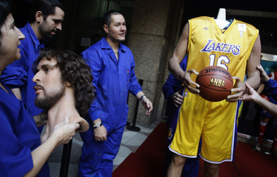 在位于马德里的蜡像馆,新一批蜡像制作完毕,保罗-加索尔,阿隆索,皇家