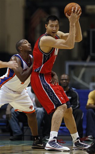 图文-[nba季前赛]篮网107-115尼克斯 易建联背身单打_篮球-nba_nike