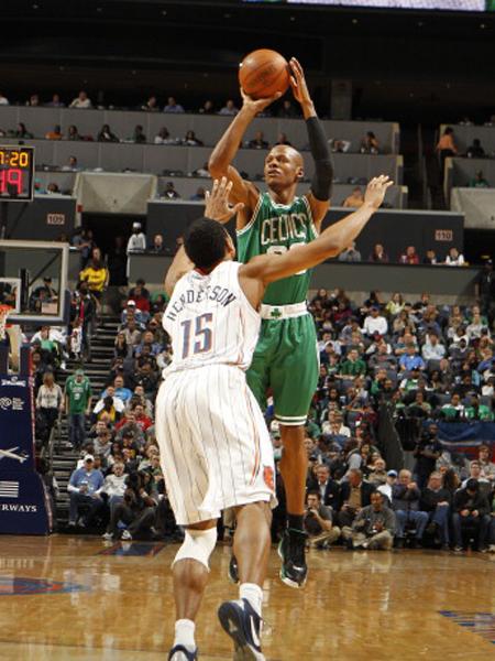 图文-[常规赛]凯尔特人89-94山猫 雷阿伦跳投