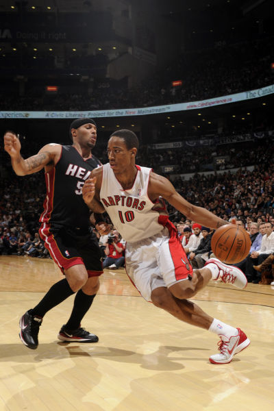 图文-[常规赛]热火vs猛龙 德罗赞单挑豪斯_篮球-nba_新浪竞技风暴