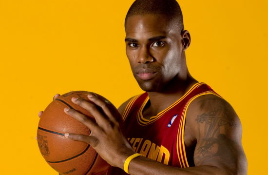 图文骑士队新赛季媒体照贾米森目光如炬