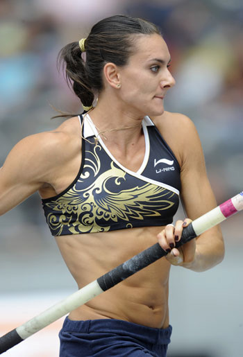 伊辛巴耶娃奋力加速