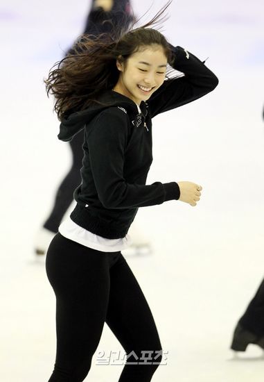 金妍儿将女扮男装亮相表演秀是否复出参赛仍在考虑