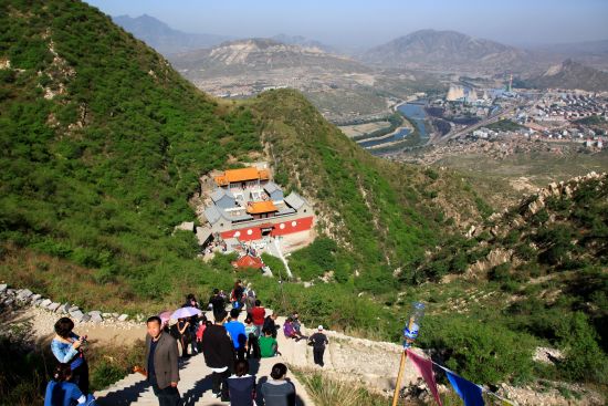 京西第一奇峰庙会第18届鸡鸣山登山文化庙会将举行