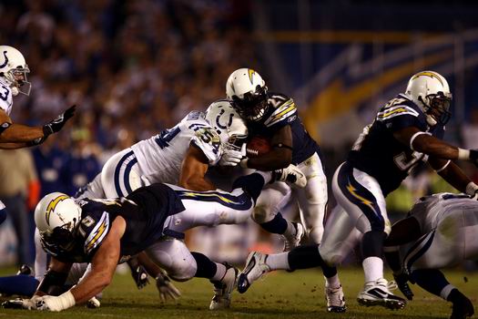 图文nfl小马vs圣迭戈闪电汤姆林森进攻受阻