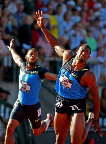 图文-美国奥运田径选拔赛赛况 奥利弗撞线瞬间