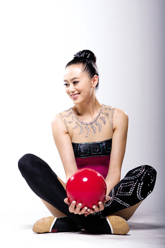 图文奥运艺术体操宝贝性感美女与球结合