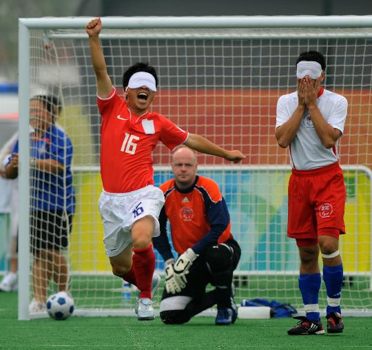 圖文五人制足球英國勝韓國許錫慶祝進球