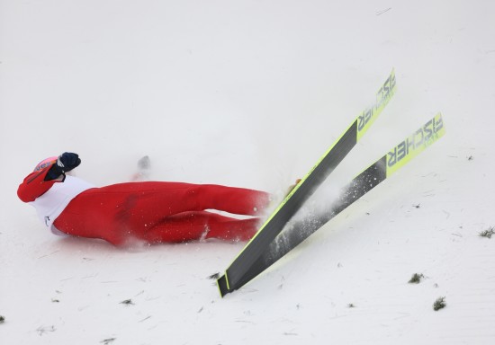 图文-跳台滑雪男子k90米个人赛 王建勋严重失误