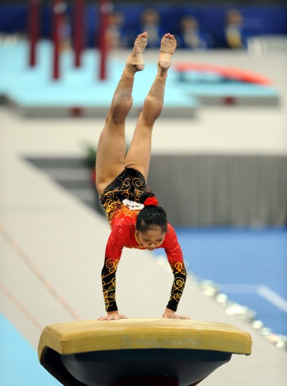 图文全运会女子跳马决赛赛况周巧红获得亚军