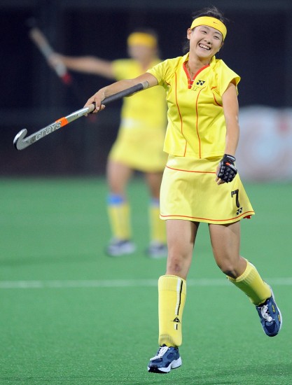 图文辽宁女曲夺冠任烨兴奋不已庆祝胜利