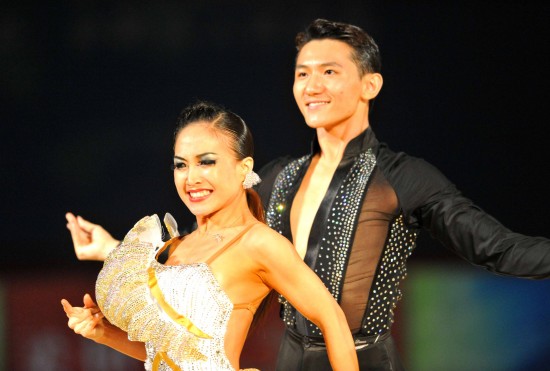 图文-四体会体育舞蹈赛况 帅哥美女翩翩起舞