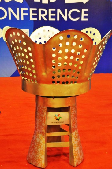 图文第五届全国特奥会火炬对外发布特奥会圣火盆