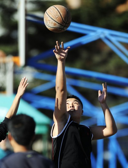 图文中秋长假欢乐健身今天人人都是篮球健将
