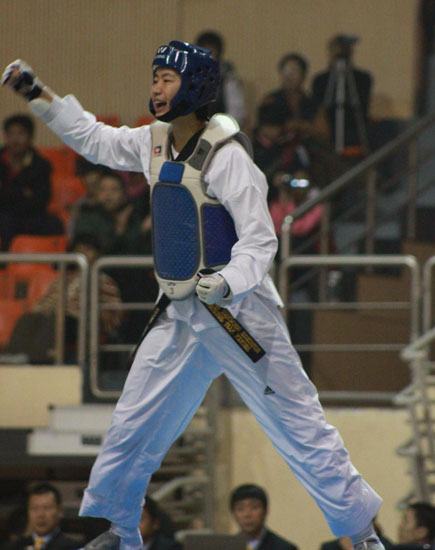 图文全国跆拳道冠军赛次日62公斤级冠军张华