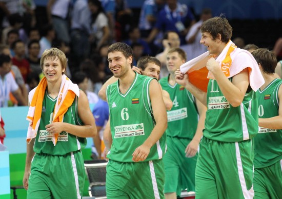 图文大运男篮立陶宛7674俄罗斯胜利者的微笑