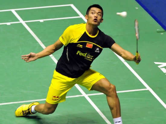 图文-香港公开赛林丹2-0黄永棋 林丹奋力回球_综合体育_新浪竞技风暴_新浪网