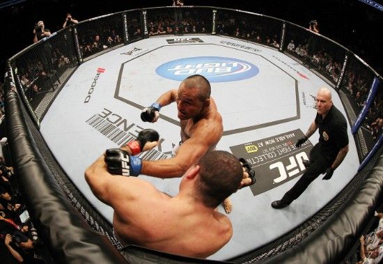 圖文ufc139期亨德森勝胡阿胡阿躲閃重拳