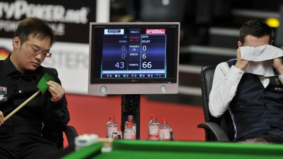 图文-斯诺克大师赛刘崧无缘第二轮 刘崧等待上场