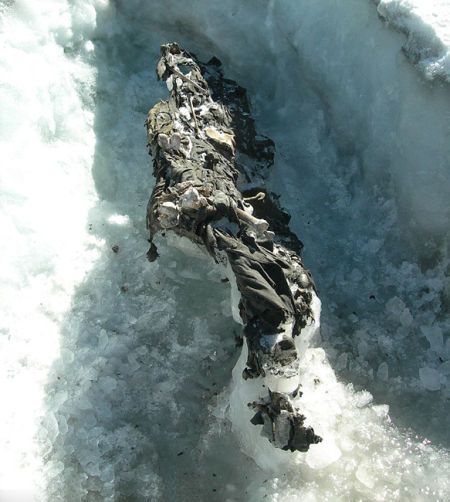意大利山区融化冰川下浮现一战战士遗体
