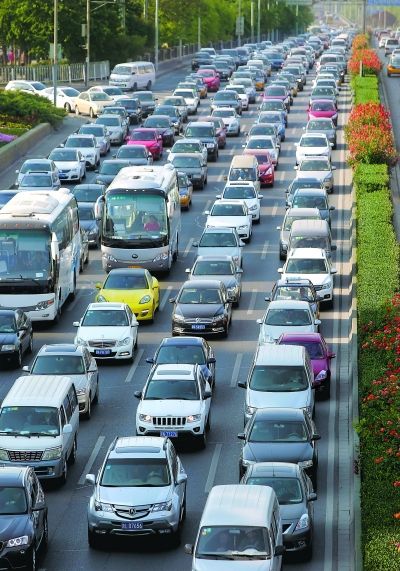 北京五一节后上班首日城内多路段严重拥堵