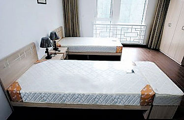 北京奥运村里姚明加长睡床24米