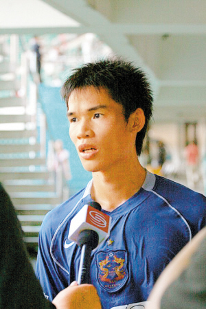 深足队长李健华压力不小今天下午深足客场与泰达队的比赛,是深足新帅