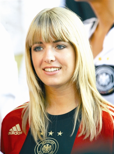 拉姆一传一射助德国3比2胜土耳其 儿时梦想银行当差