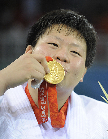 奥运柔道冠军佟文涉药禁赛两年
