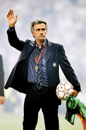 进球功臣米利托.国米球员疯狂庆祝.